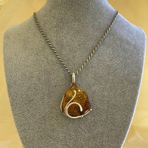 BALTIC HONEY AMBER STERLING SILVER MODERN HANDMADE PENDANT